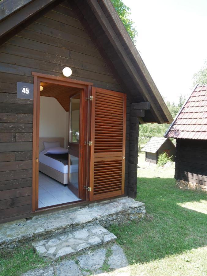 Bungalows Korana - Campsite Korana Seliste Dreznicko Exterior photo