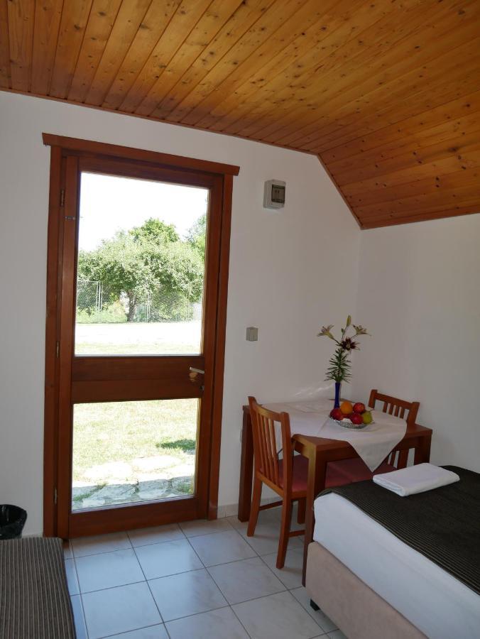 Bungalows Korana - Campsite Korana Seliste Dreznicko Exterior photo