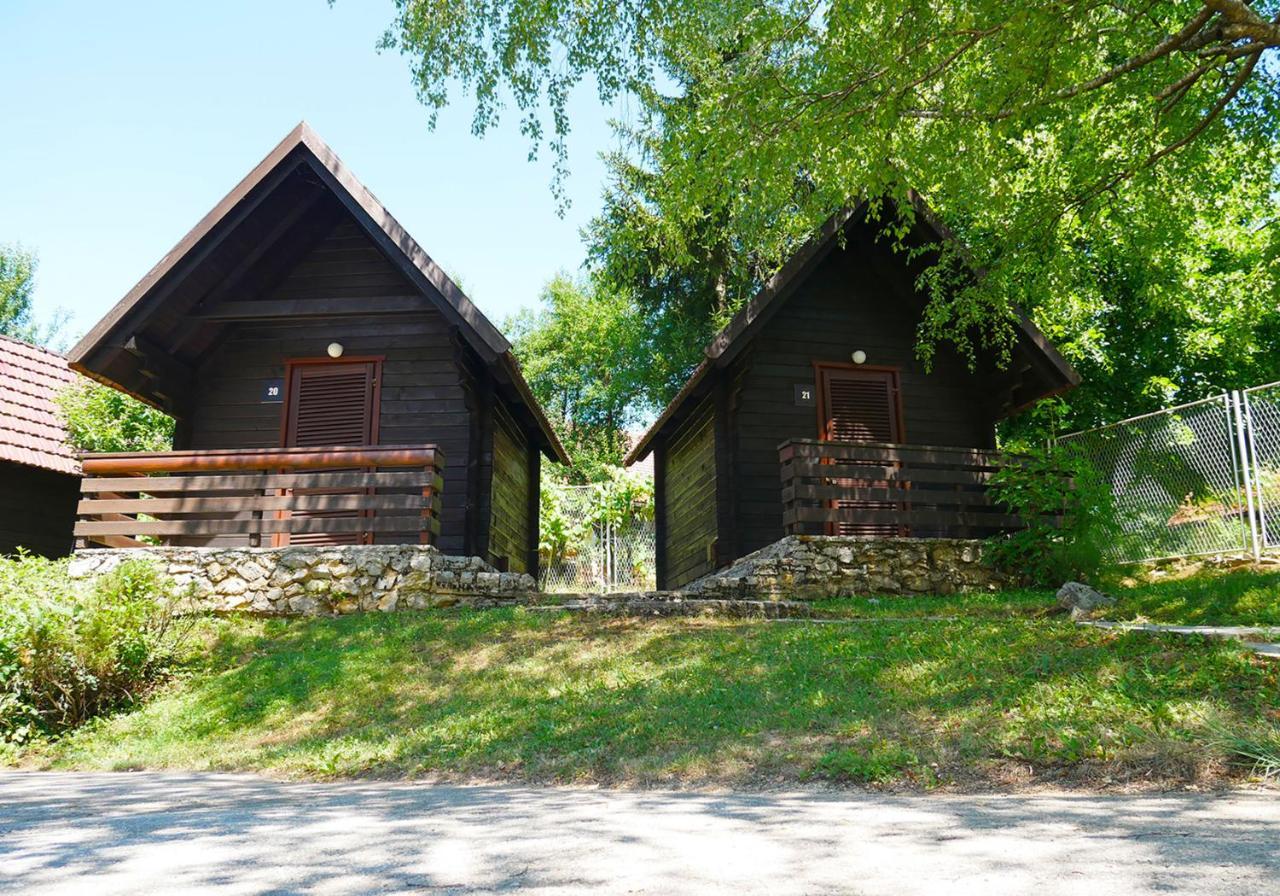 Bungalows Korana - Campsite Korana Seliste Dreznicko Exterior photo